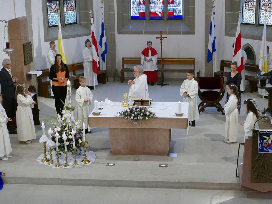 Feier der 1. Heiligen Kommunion in Sankt Crescentius (Foto: Karl-Franz Thiede)